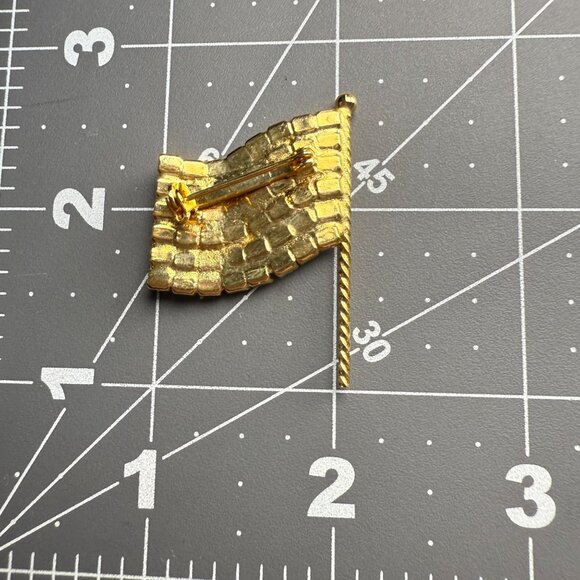 Rhinestone American Flag Brooch Pin USA Patriotic Jewelry Gold-Tone Red White Bl - Picture 5 of 5
